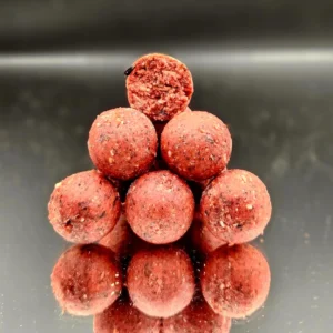 Lucky Baits Strawberry – pełnowartościowe kulki zanętowe – wiadro 5 kg